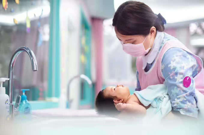 婴幼儿照护